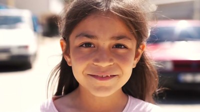 Yüzünüzde gülümseme eksik olmasın çocuklar; Bayramımız kutlu olsun